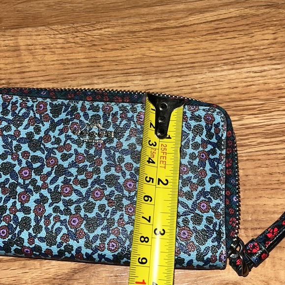 🌺 🌷 🖤• 🫦 COACH x Floral Vibes 🫦• 🖤🌺🌷 - Picture 6 of 12